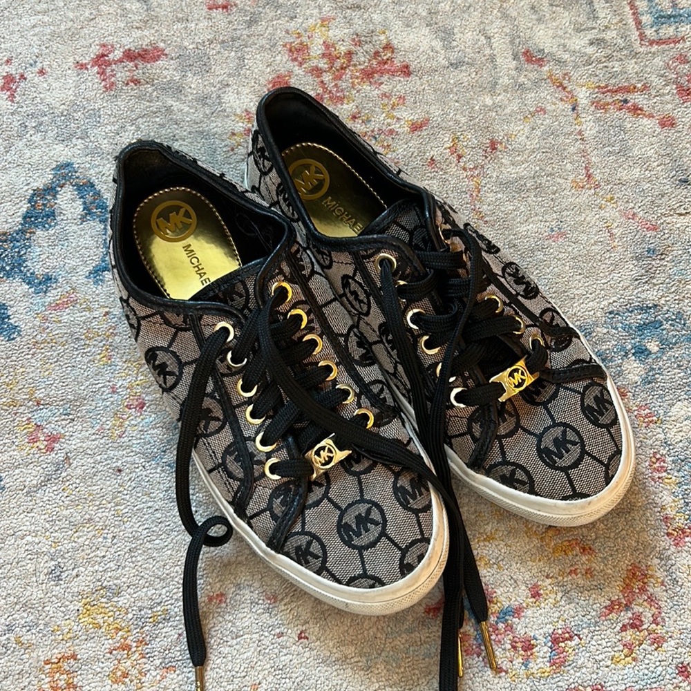 Women’s size 7 Michael Kors Sneakers